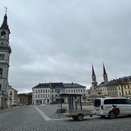 Ein Zimmer Wohnung Am Markt Oelsnitz  Buitenkant foto