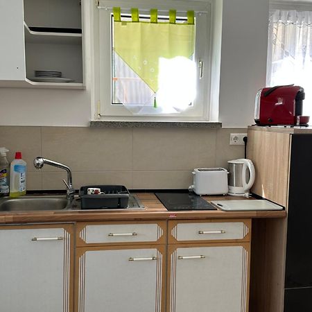 Ein Zimmer Wohnung Am Markt Oelsnitz  Buitenkant foto