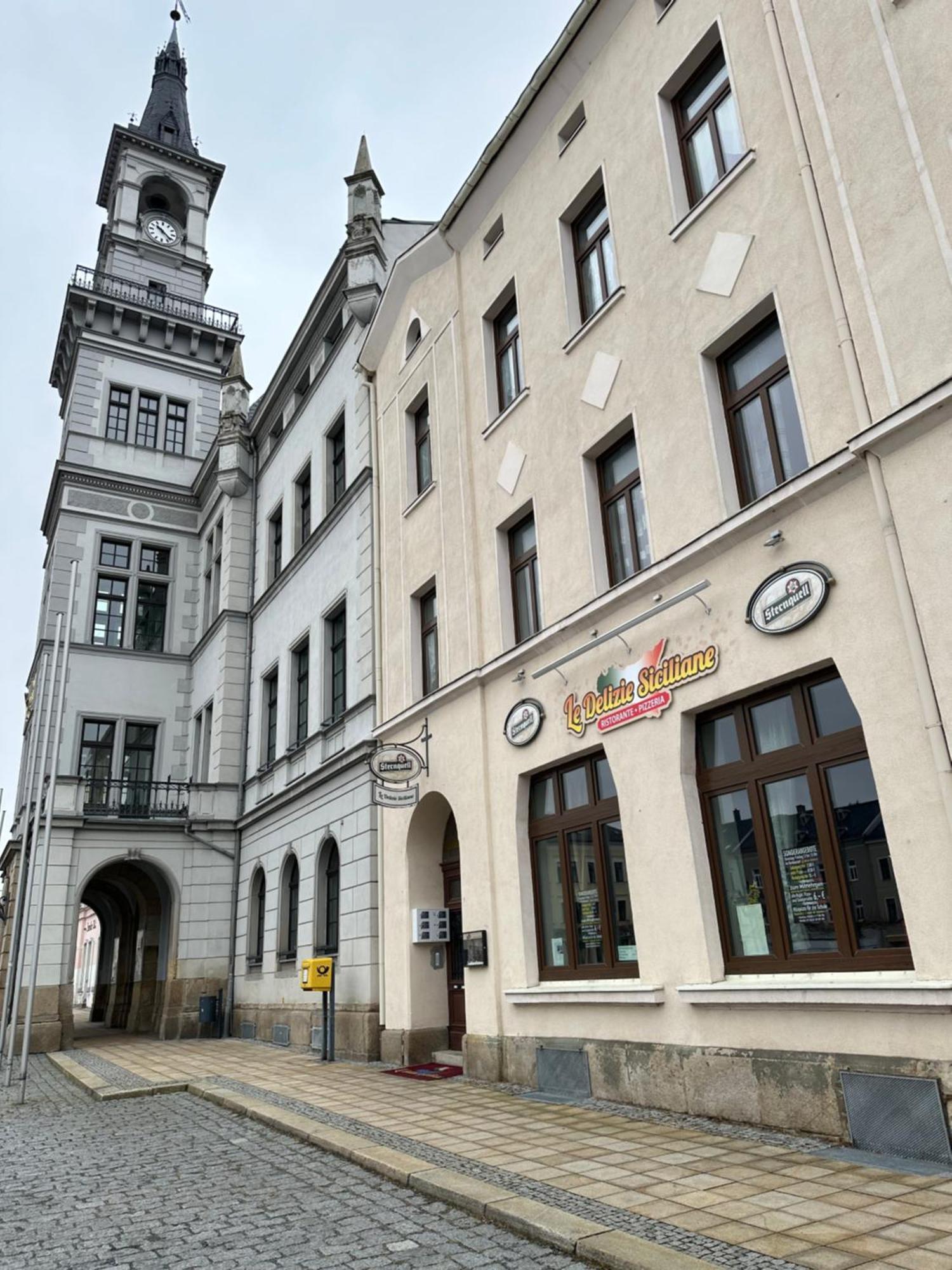 Ein Zimmer Wohnung Am Markt Oelsnitz  Buitenkant foto