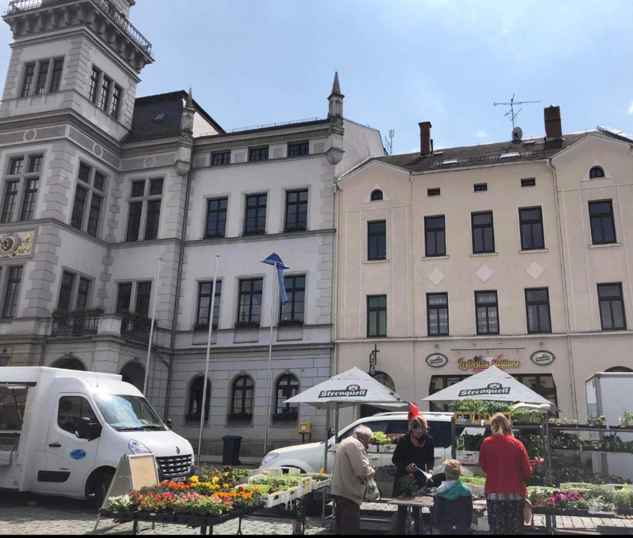 Ein Zimmer Wohnung Am Markt Oelsnitz  Buitenkant foto